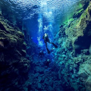 scuba diving in iceland