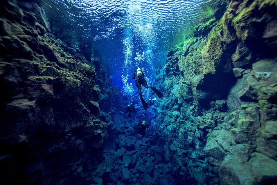 scuba diving in iceland