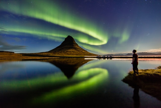 see the aurora in Kirkjufell Iceland 