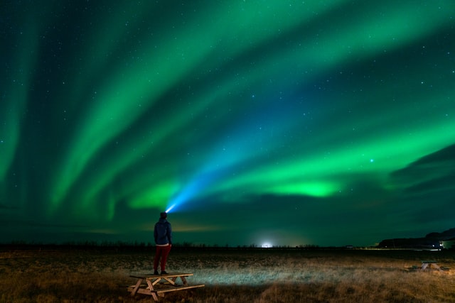 see a northern light in Iceland 