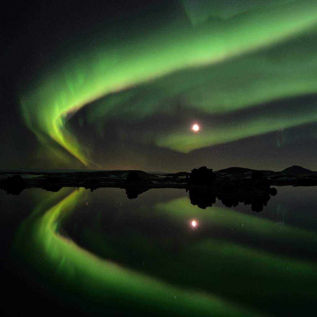 seeing the northern light in Iceland is one of the best free things to do in Iceland