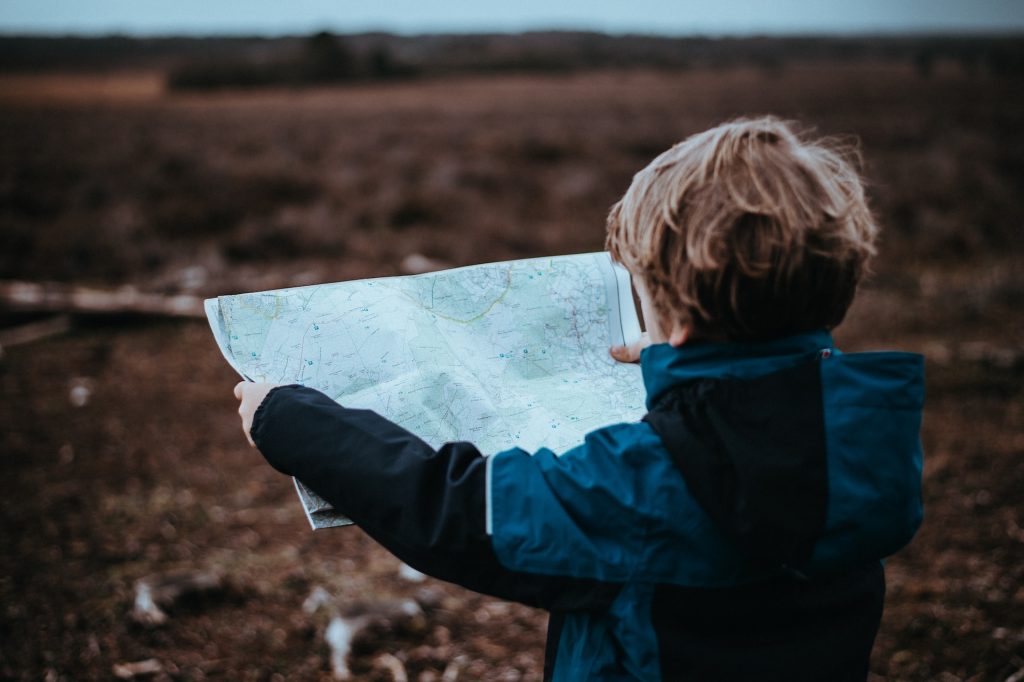 have a short hike with kids in Iceland