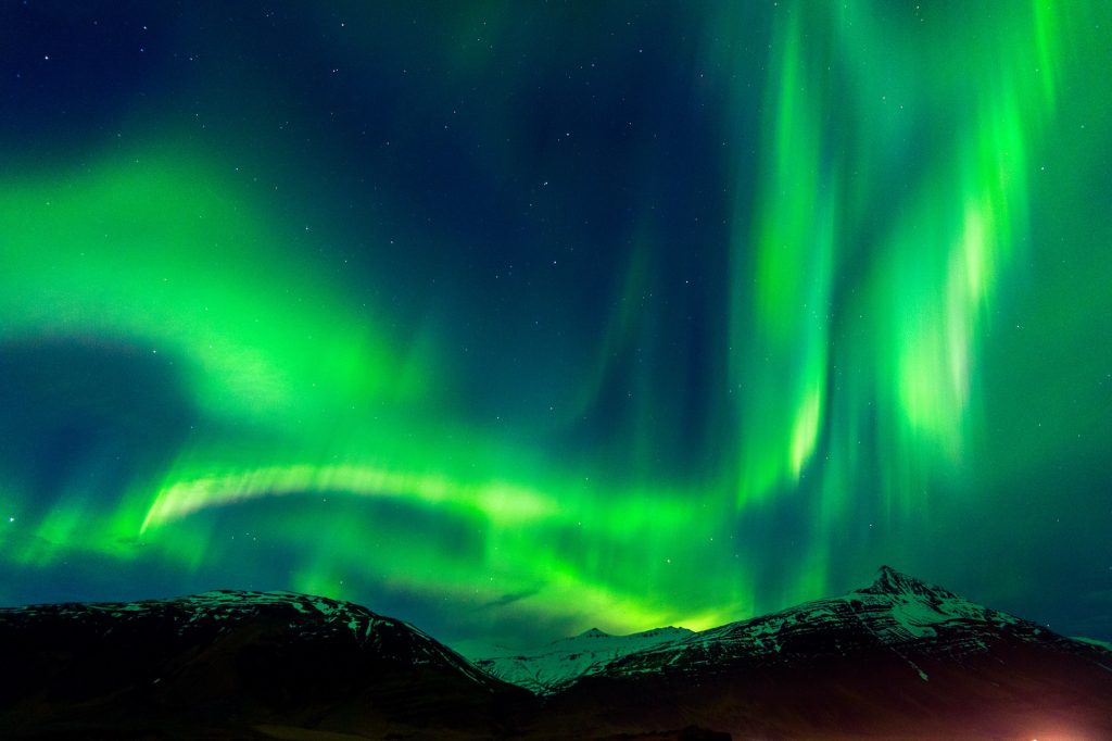 see northern light in Iceland in march is possible 