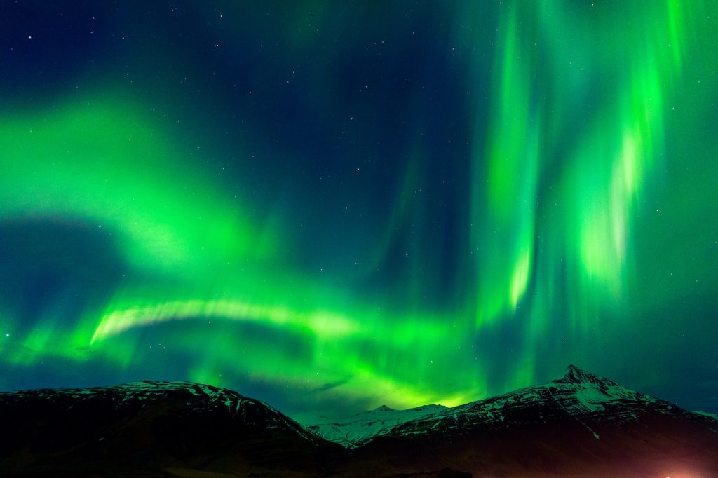 see northern light in Iceland in march is possible