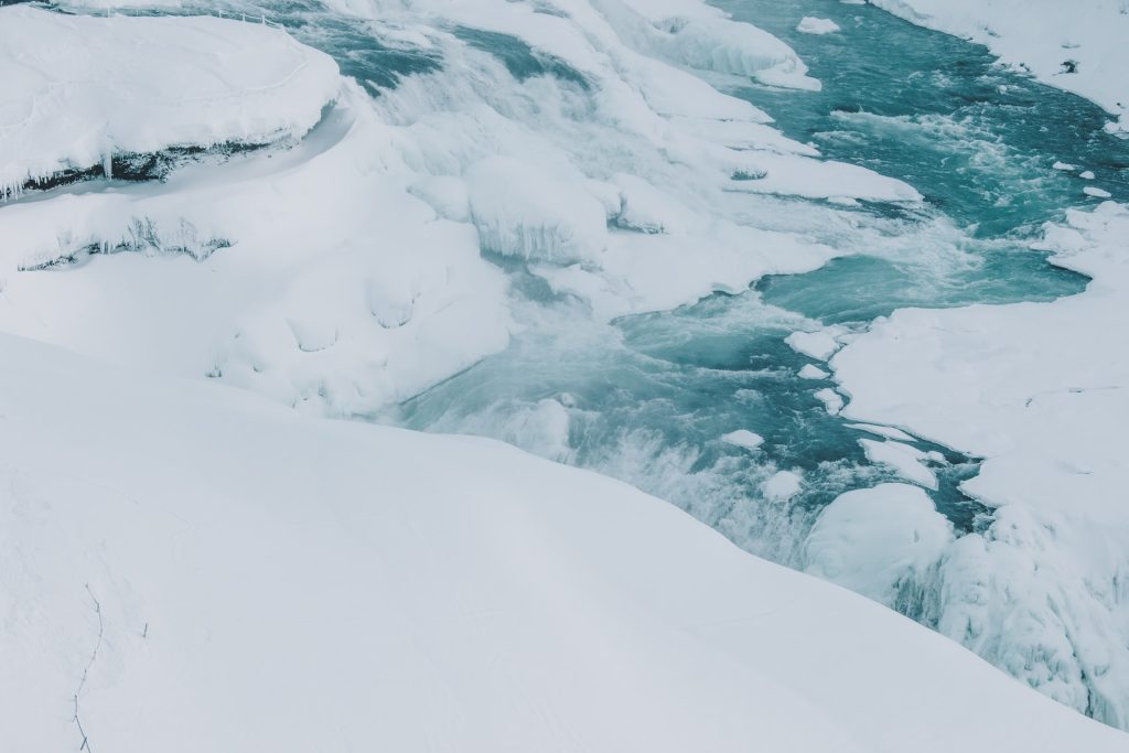 waterfall in iceland that froze
