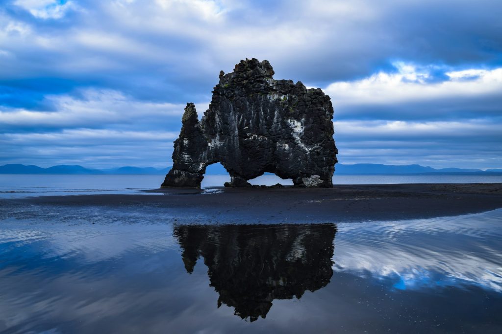 the front view of Hvitserkur