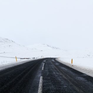 driving in Iceland winter a guide